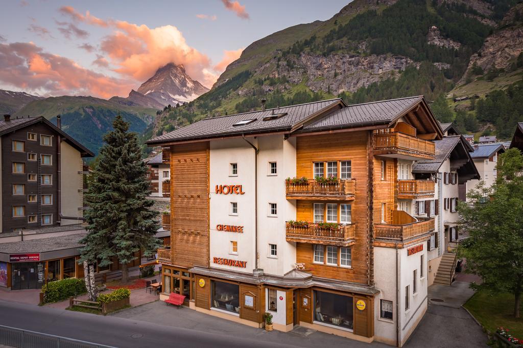 Hotel Cheminee Zermatt Bagian luar foto